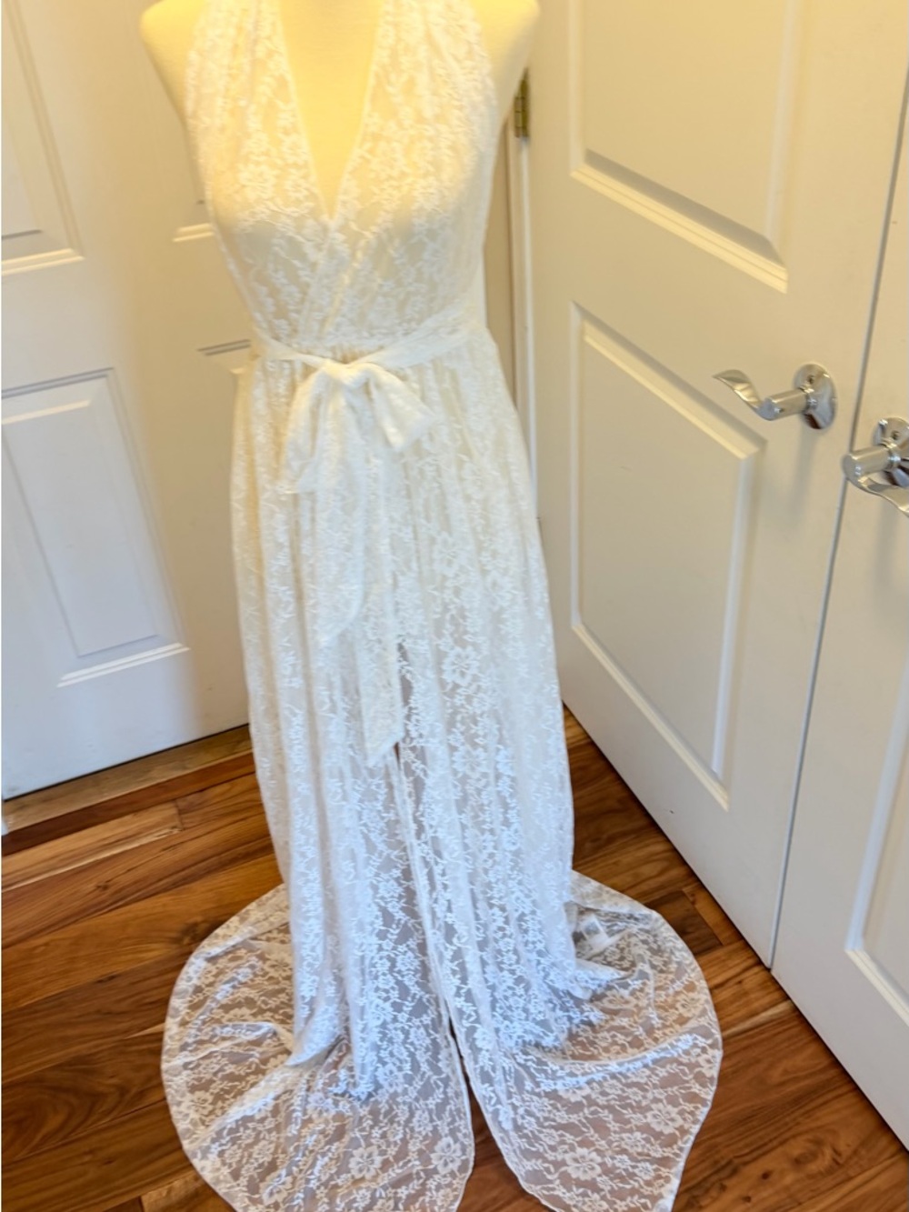 White Lace Halter maternity - Picture 3 of 6